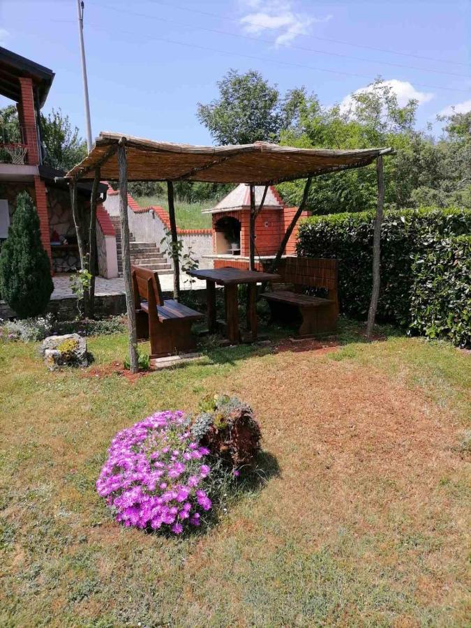 Apartmán Sem Tar-Vabriga Exteriér fotografie